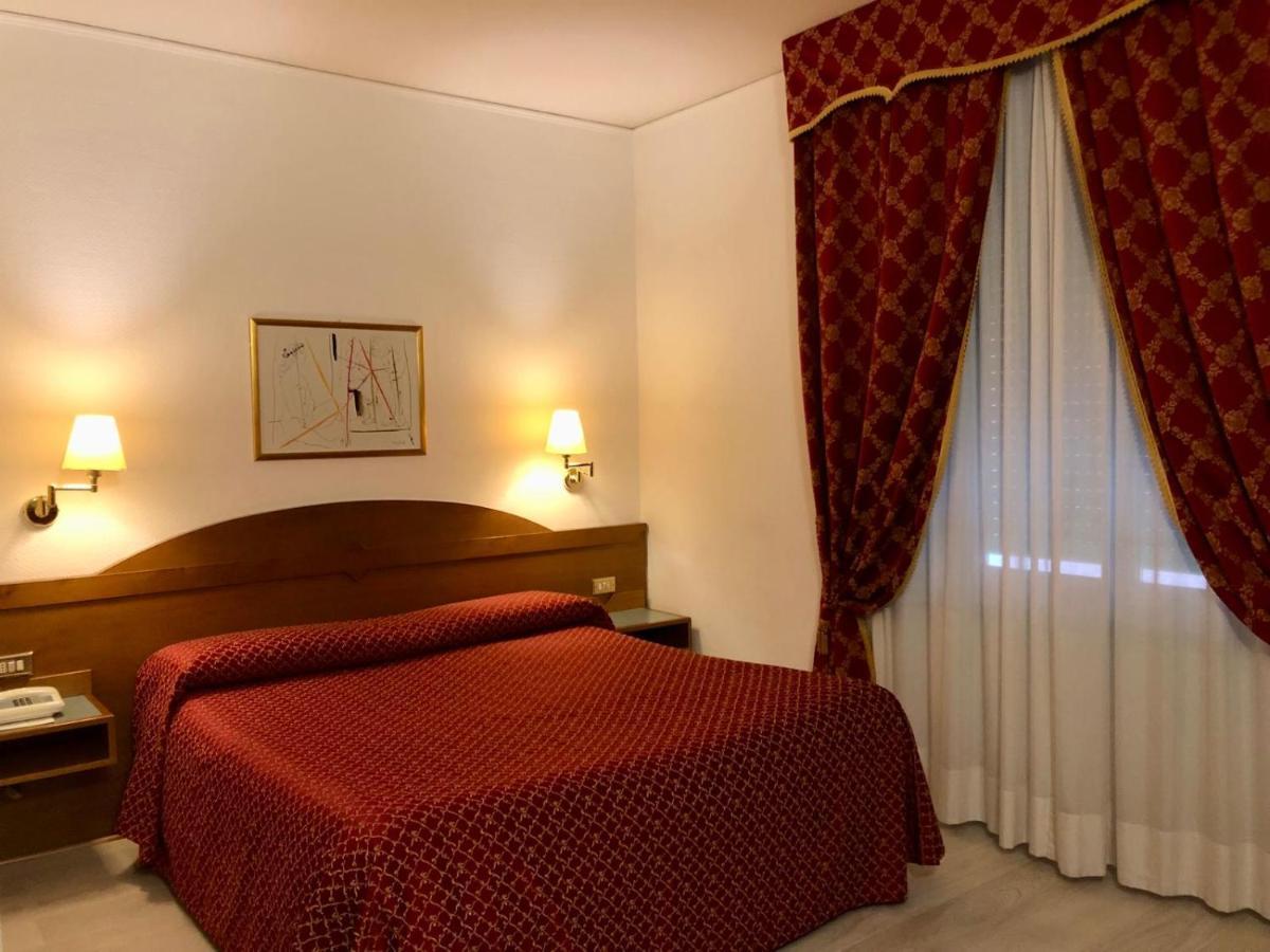 Hotel Arcadia Macerata Luaran gambar