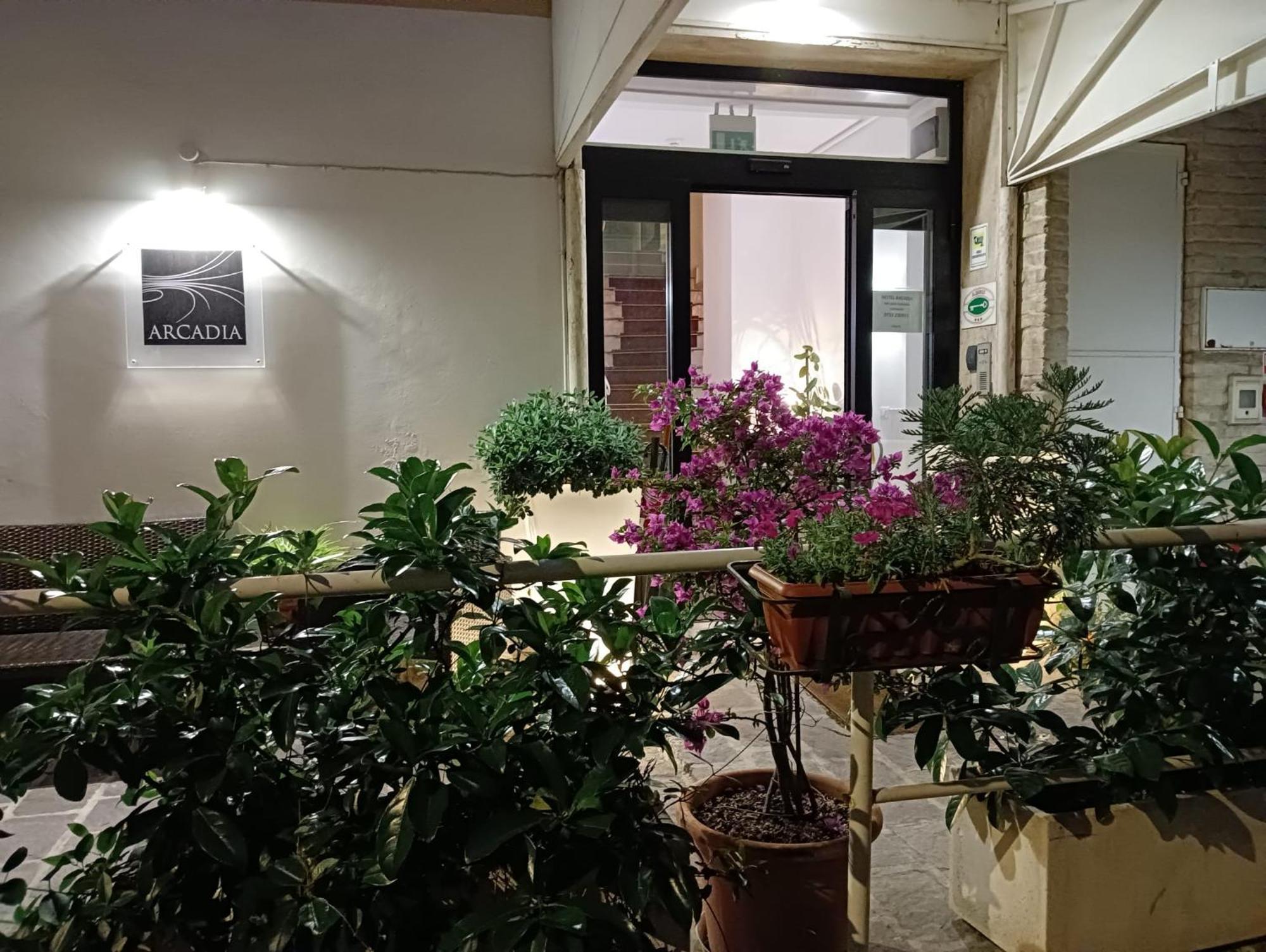 Hotel Arcadia Macerata Luaran gambar