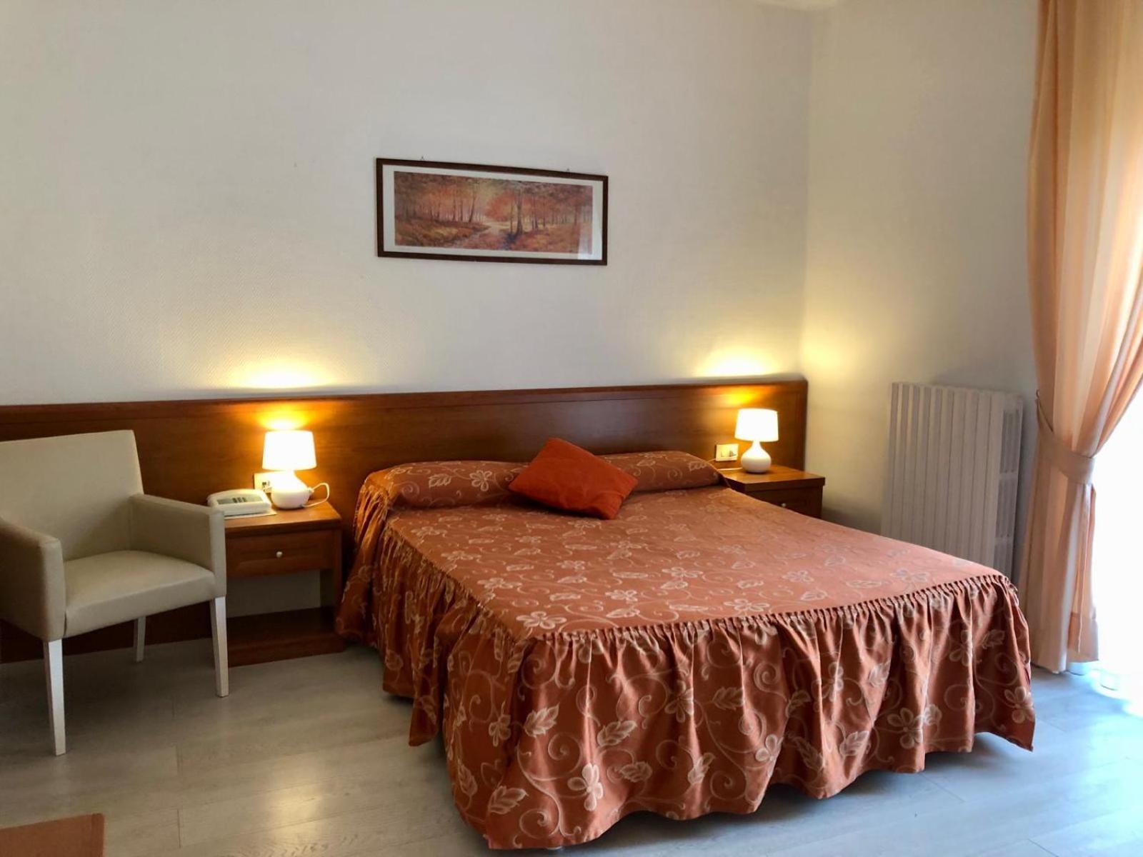 Hotel Arcadia Macerata Bilik gambar